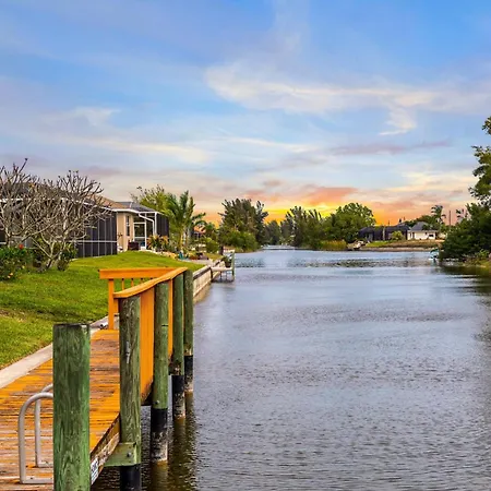 Waterfront Canal Home With Htd Pool Spa And Kayaks